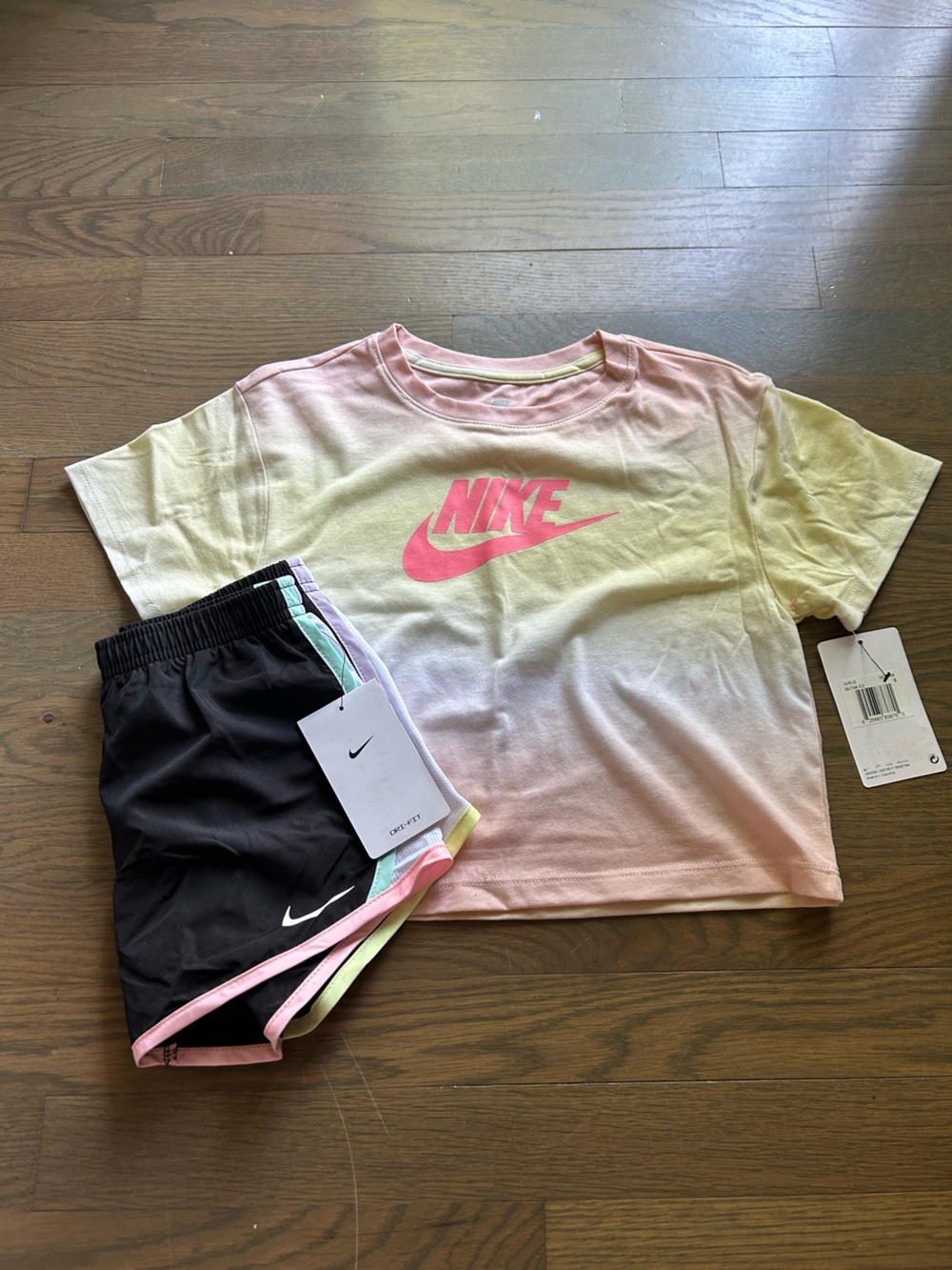 NWT Nike Girls Set size 6